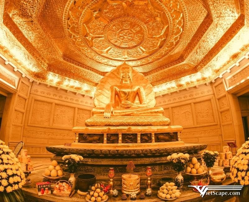 Tượng đồng dát vàng (chùa Bái Đính) lớn nhất châu Á