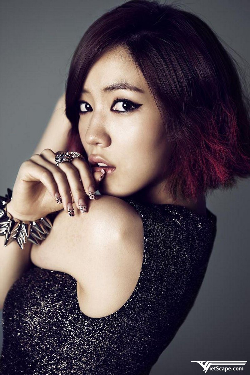 Hwa-young tách khỏi nhóm nhạc nữ T-Ara do Scandal “bắt nạt”