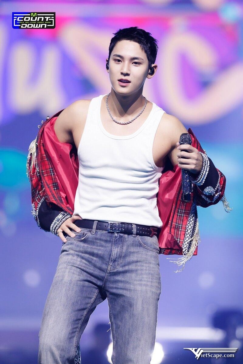 Một số hình ảnh về Mingyu