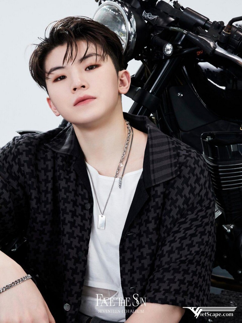 Một số hình ảnh về Woozi