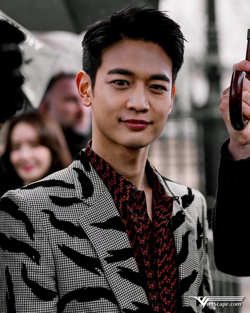 Minho SHINee và thành viên Irene của Red Velvet đã bị tung bằng chứng hẹn hò