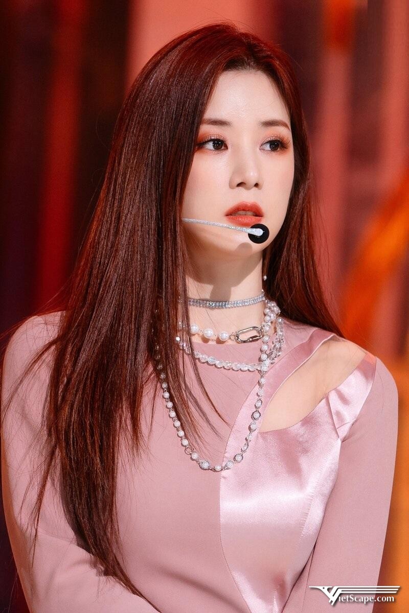 Một số hình ảnh về Chorong