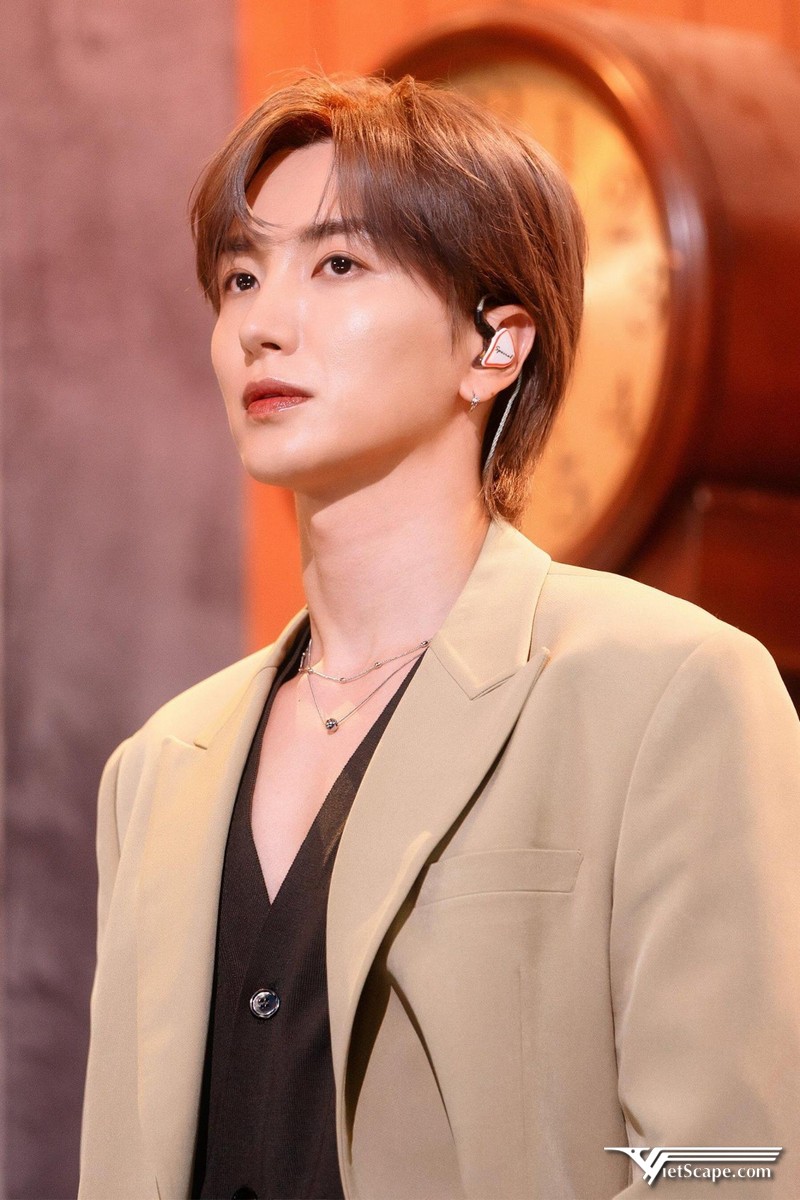 Một số hình ảnh về Leeteuk