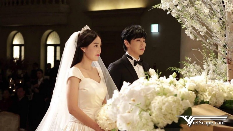 Sungmin Super Junior và nữ diễn viên Kim Sa Eun tổ chức hôn lễ vào ngày 13/12/2014