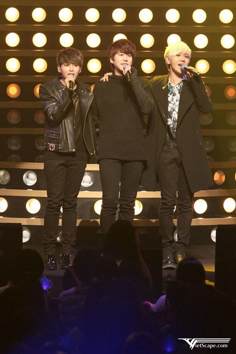 Super Junior-K.R.Y. Special Winter Concert (19/11/2012 - 24/01/2013)