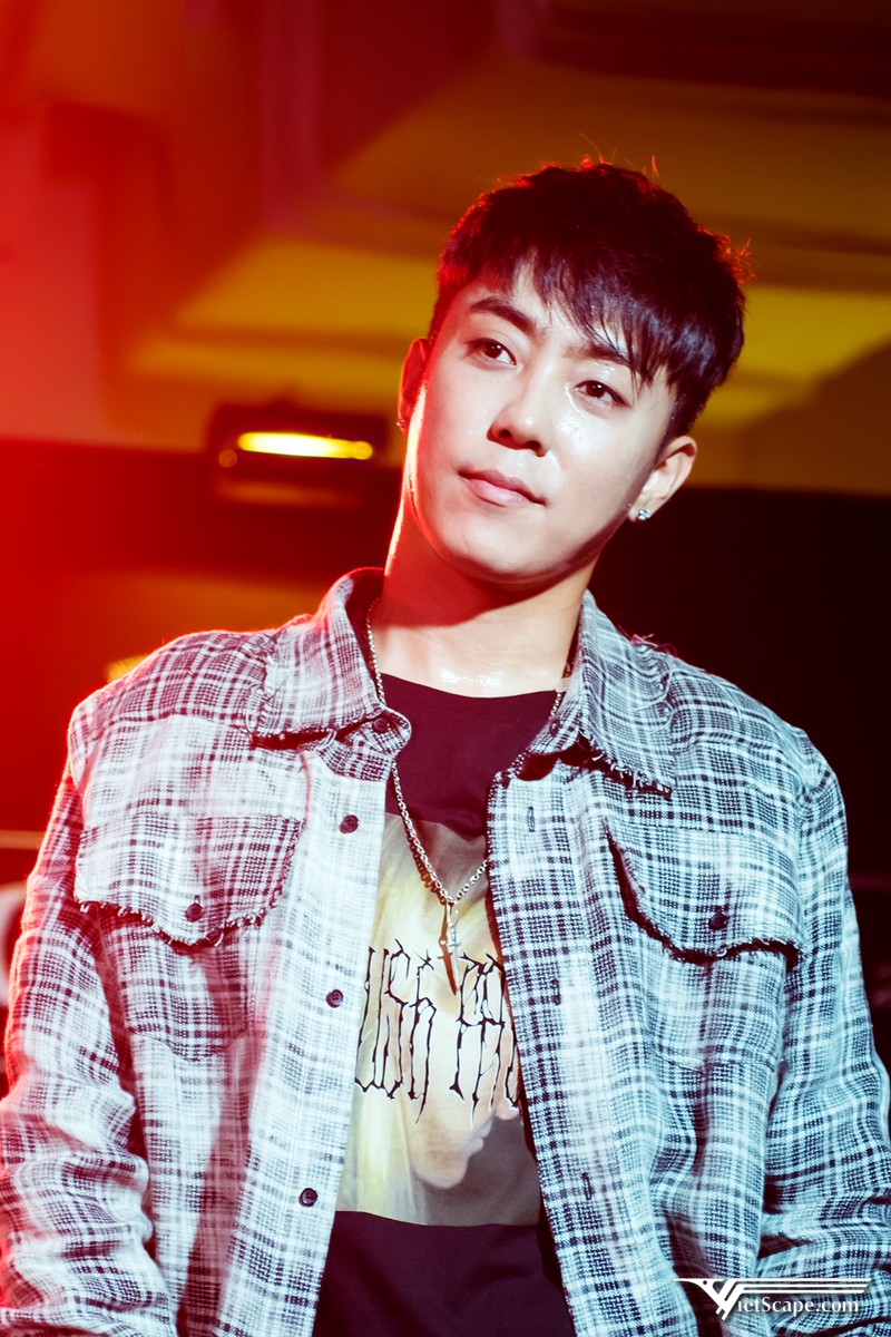 Jiwon Sechskies tham gia dự án “HotSechgodRG” vào năm 2013